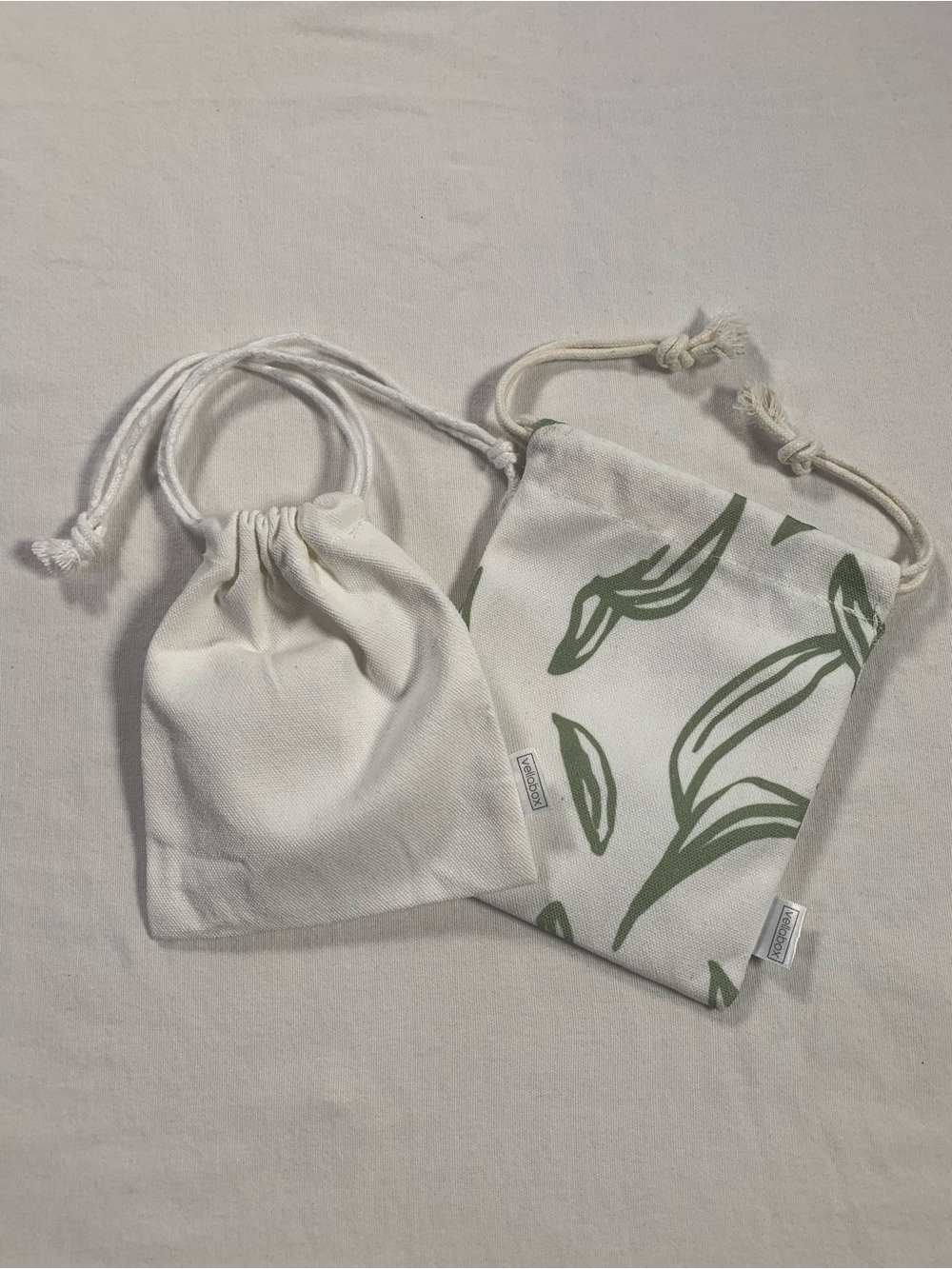 Vellabox Canvas Drawstring Pouches Set - White with Green Leaf Print